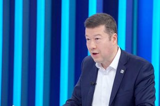 Okamura: Už ani halíř Ukrajincům, klidně mě utlučte čepicemi. Platí daně, opáčil Bartoš